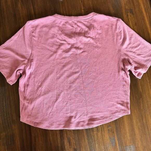Lululemon Hold Tight Cropped T-Shirt
Velvet Dust - Picture 4 of 10